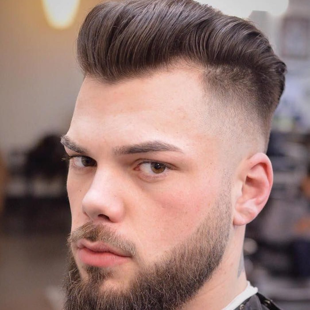 Dégradé pompadour avec barbe travaillée - Univers Coiffure Bry-sur-Marne